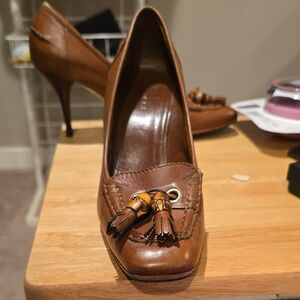 Gucci brown leather bamboo tassel loafer pumps